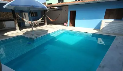 Casa no Jardim das Palmeiras em Itanhaém