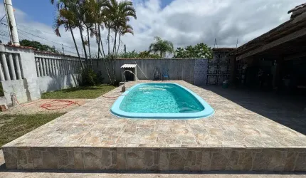 Casa no Jardim Regina em Itanhaém