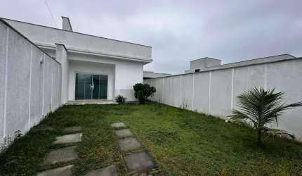 Casa para Locação em Cabo Frio, VILA DO PERO, 3 dormitórios, 1 suíte, 2 banheiros, 2 vagas