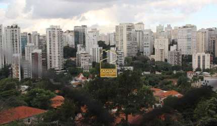 Venda de Apartamento Clássico de 214m&#178; em Perdizes. Vista Eterna de Cinema.