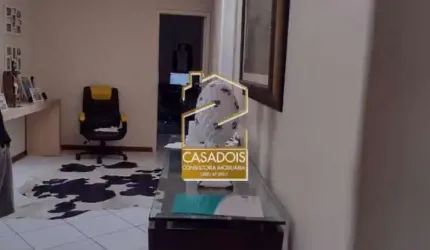 Casa á Venda ou para Alugar com 610m&#178;, 5 Quartos e 6 Vagas no City America - SP, com varanda e acabamentos de alto padrão