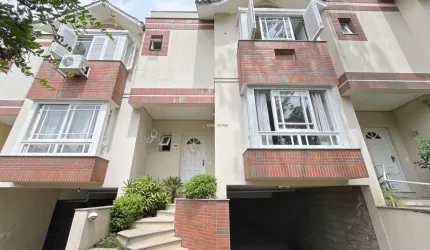 Casa em condomínio fechado com 3 quartos à venda na Avenida Copacabana, 255, Vila Assunção, Porto Alegre por R$ 1.290.000