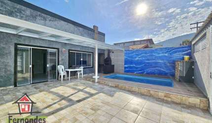 Casa isolada com piscina na quadra da praia  com 3 dormitórios à venda, 250 m² por R$ 784.000  Solemar  Praia Grande SP