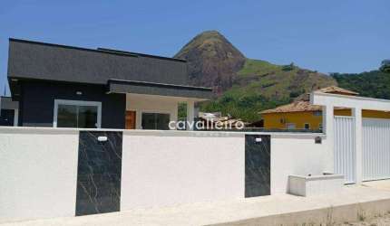 Casa com 2 quartos, sendo 1 Suíte, com Churrasqueira, com 72 m² , à venda por R$ 420.000 - Maricá/RJ