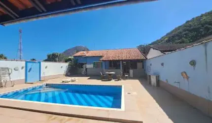 Casa com 4 dormitórios à venda, 250 m² por R$ 800.000,00 - Recanto de Itaipuaçu - Maricá/RJ