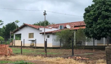FAZENDA DE DUPLA APTIDÃO COM 240 ALQUEIRES EM MARZAGÃO-GO