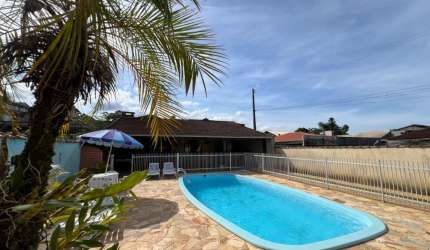 Casa no floresta com amplo terreno