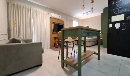 Este incrível Studio, tem tudo o que você precisa para viver com conforto!