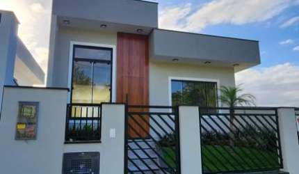 Casa alto padrão sozinha no terreno em São José/SC