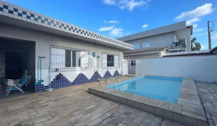 Casa Isolada, Piscina, 3 dorms, Aceita Permuta, menor valor PG