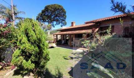 Casa para Venda em Teresópolis, Golfe, 4 dormitórios, 2 suítes, 4 banheiros, 2 vagas