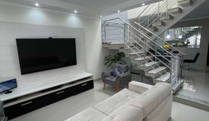 Lindo sobrado novo e reformado no Tucuruvi