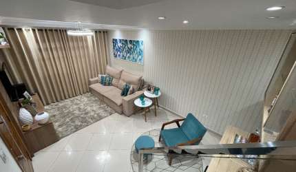 Linda casa com 2 dormitórios com ar condicionado e 2 vagas de garagem coberta