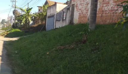 Vende se casa amplo terreno