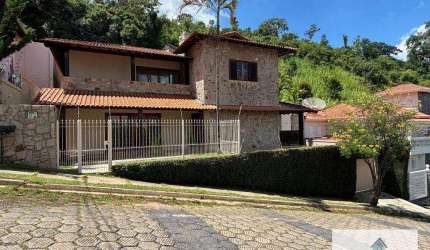 Casa com 5 dormitórios à venda com permuta,  tendo 497 m² por R$ 1.350.000 - Morro Chic - Itajubá/MG