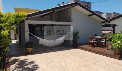 2 CASAS NO TERRENO!