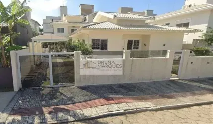 PERTO DO MAR E ÁREA NOBRE DO BAIRRO!