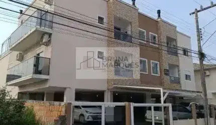 750 metros até a praia!