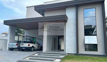Condomínio fechado, piscina privativa!