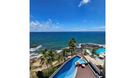 Apartamento novo com linda vista mar