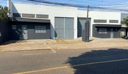Barracões com 388m² para alugar