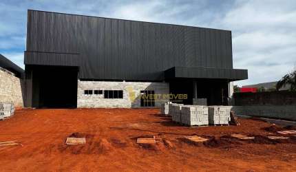 EXCLUSIVO - Barracão para Locação na Gleba Jacutinga – Londrina | Área Industrial | 1.600m² | 2 Docas | Estacionamento | R$ 25.500,00