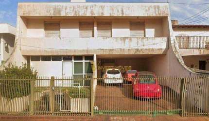 Casa com com 4 quartos e 261m² para alugar