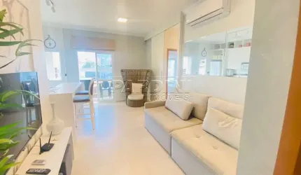 Ótimo apartamento alto padrão com 3 dormitórios na praia das Toninhas em Ubatuba!