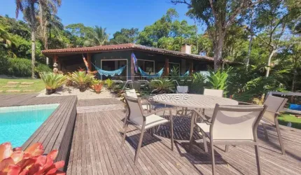 Excelente casa em condomínio com vista para o mar na praia do Pulso em Ubatuba!