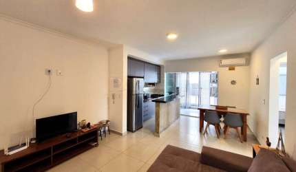 Ótimo apartamento com 2 dormitórios e varanda gourmet, próximo da orla, na praia do Itaguá em Ubatuba!