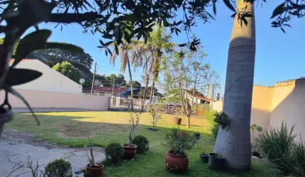 Sobrado com 170 m² e 5 Quartos à Venda na Zona 06 - Maringá