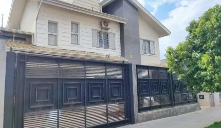 Sobrado com 304.17 m² e 4 Quartos à venda no Jardim Higienópolis - Maringá