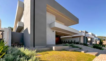 Sobrado à venda em Maringá, Jardim Laodiceia, com 3 suítes, com 342.95 m²