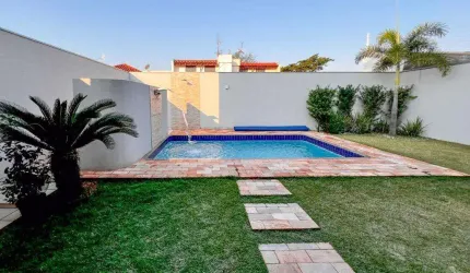Casa à venda em Maringá, Jardim Campo Belo, com 3 quartos, com 207.41 m²