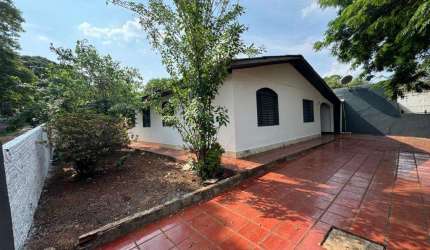 Casa com 121.4 m² e 3 Quartos à Venda no Jardim Tabaete - Maringá