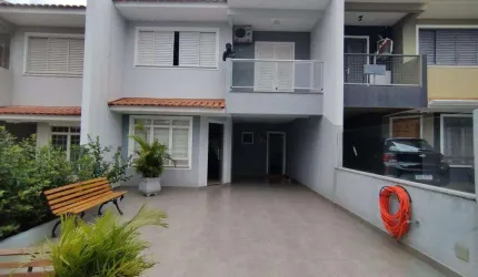 Sobrado com 170.26 m² e 3 Quartos à Venda na Vila Marumby - Maringá