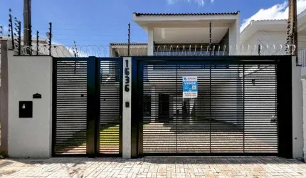 Sobrado com 271 m² e 3 Quartos à Venda no Jardim Iguaçu - Maringá