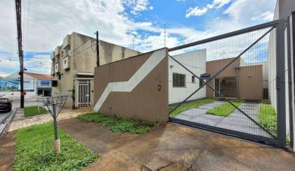 Casa para alugar em Maringá, Zona 05, com 2 quartos, com 70 m²
