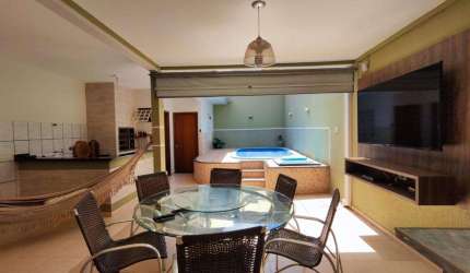 Sobrado com 142.97 m² e 3 Quartos à Venda no Jardim América - Maringá