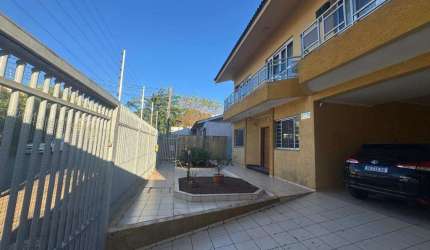 Sobrado à venda em Maringá, Zona 05, com 5 quartos, com 309.42 m²