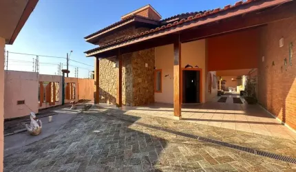 Casa para Venda em Itanhaém, Grandesp, 5 dormitórios, 3 suítes, 1 banheiro, 4 vagas