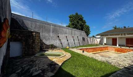 Casa para Venda em Itanhaém, Regina, 3 dormitórios, 3 suítes, 2 banheiros, 8 vagas