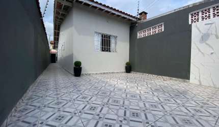 Casa para Venda em Mongaguá, Jussara, 2 dormitórios, 1 suíte, 1 banheiro, 2 vagas