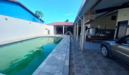 Casa para Venda em Itanhaém, Jardim Corumbá, 2 dormitórios, 1 suíte, 1 banheiro, 4 vagas