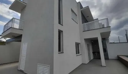 Sobrado para Venda em Itanhaém, Jardim Jamaica, 4 dormitórios, 1 suíte, 2 banheiros, 2 vagas