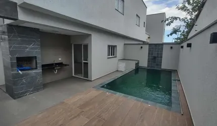 Sobrado para Venda em Itanhaém, Jardim Jamaica, 3 dormitórios, 1 suíte, 2 banheiros, 2 vagas