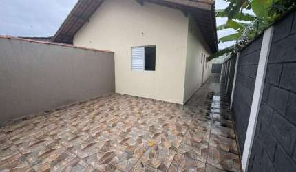 Casa para Venda em Itanhaém, Nova Itanhaém, 2 dormitórios, 1 suíte, 1 banheiro, 2 vagas