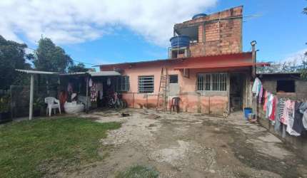 Casa para Venda em Itanhaém, São Pedro, 1 dormitório, 1 banheiro, 10 vagas