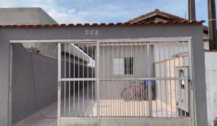 Casa para Venda em Itanhaém, Jequitibá, 2 dormitórios, 1 suíte, 2 banheiros, 2 vagas