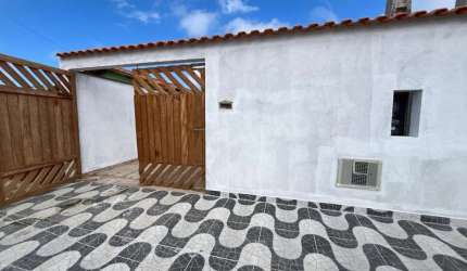 Casa para Venda em Itanhaém, Regina, 2 dormitórios, 1 suíte, 1 banheiro, 2 vagas